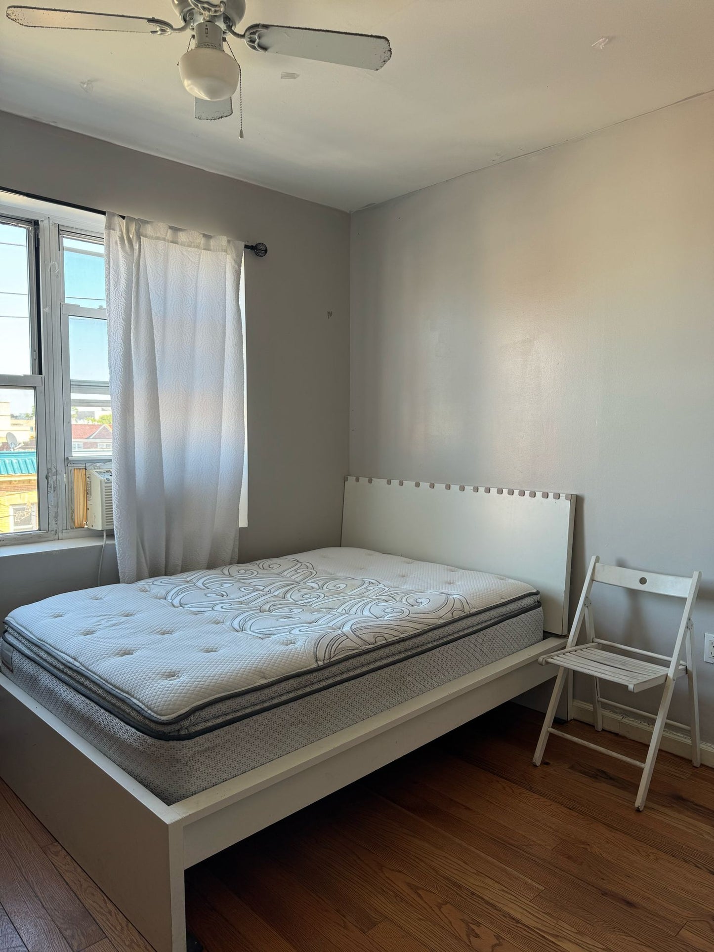 Habitación privada en Corona con baño privado para dos personas