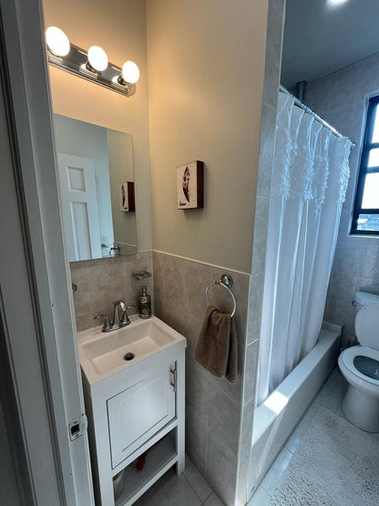 Private Room Near the 7 Train