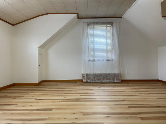 Beautiful Private Room in Basement