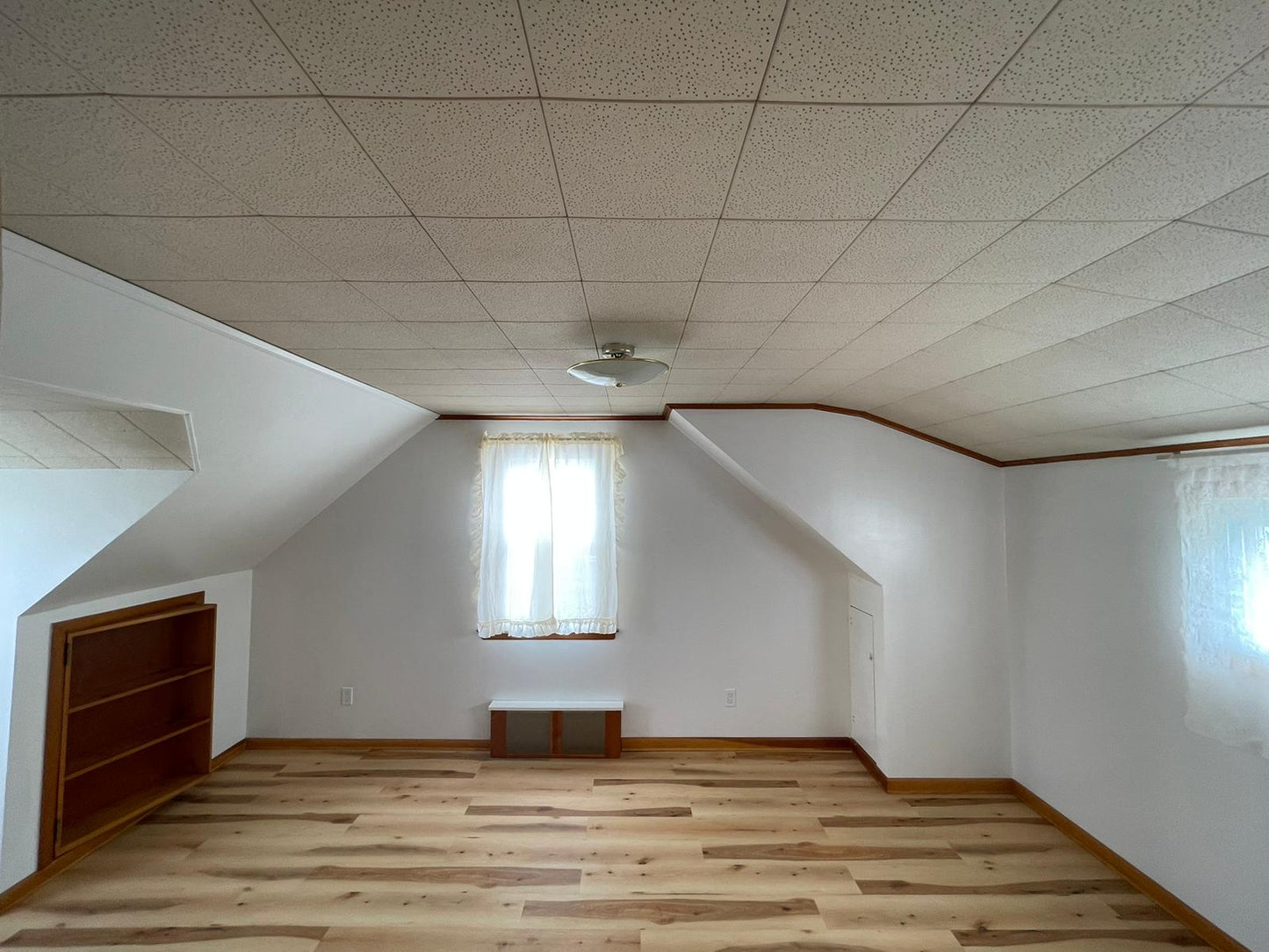 Beautiful Private Room in Basement
