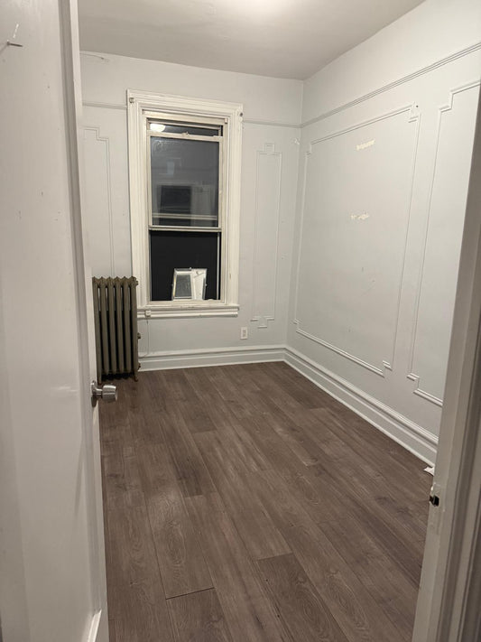 Habitación privada en East Elmhurst!