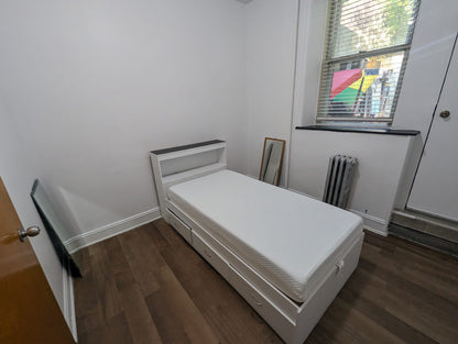 Room in Astoria – Near N & W Trains ✅