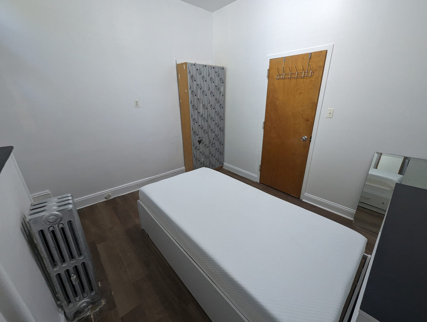 Room in Astoria – Near N & W Trains ✅