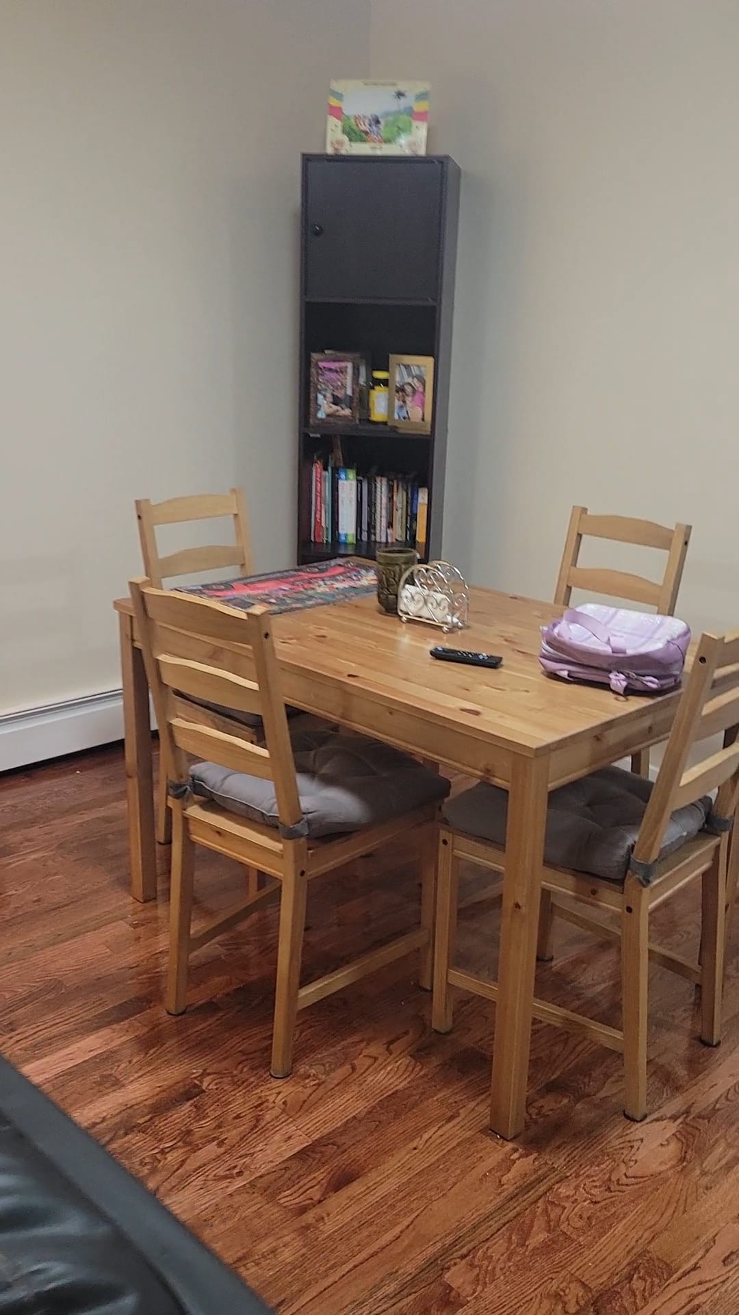 Private room near train J