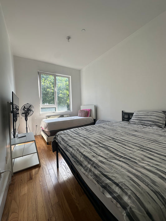 Bright Room – Nightly Stay