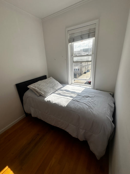 Habitación amoblada en Maspeth iluminada y hermosa