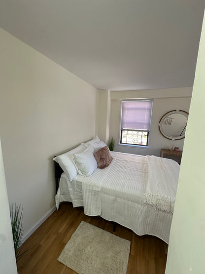 Bright room for rent in a complex with a pool