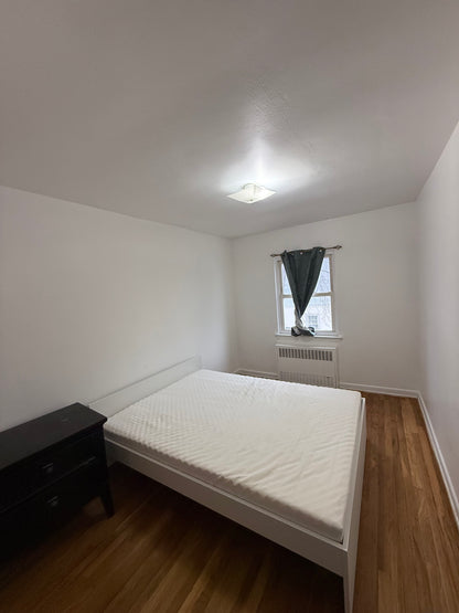 Private room in Woodhaven Queens, 5min from train