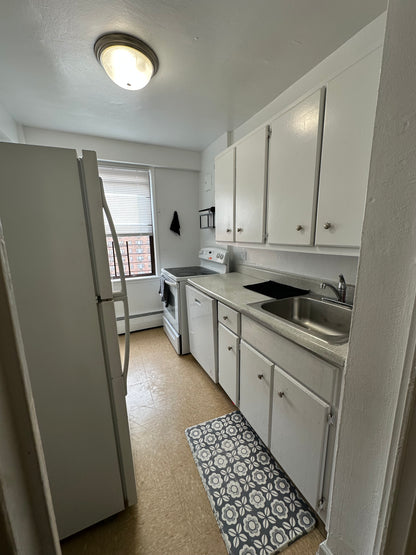 Bright Room in a Residential Complex with Pool – Corona