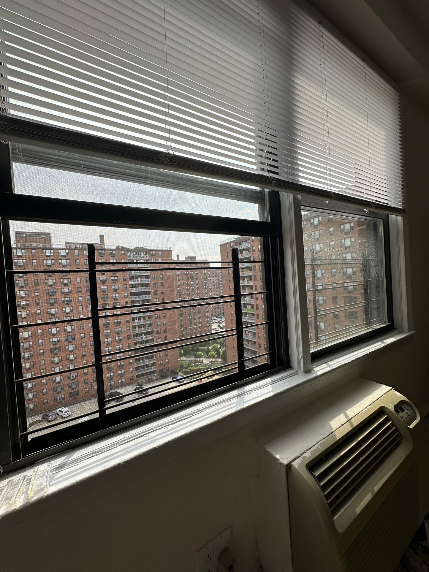 Bright Room in a Residential Complex with Pool – Corona