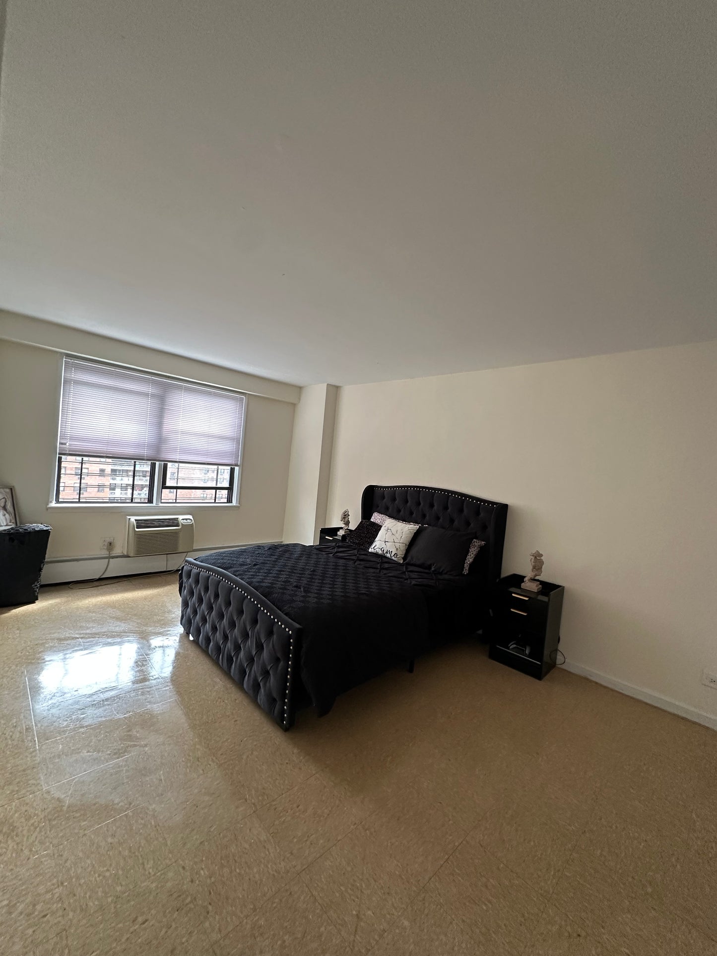 Bright Room in a Residential Complex with Pool – Corona