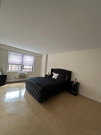 Bright Room in a Residential Complex with Pool – Corona