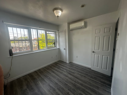 Room in Elmhurst, Queens