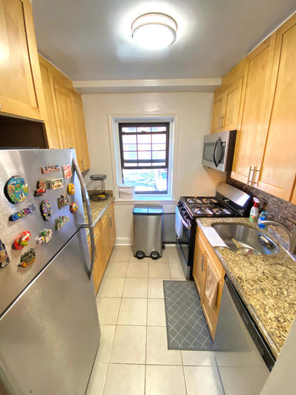 Furnished space in Kew Garden Hills, available immediately