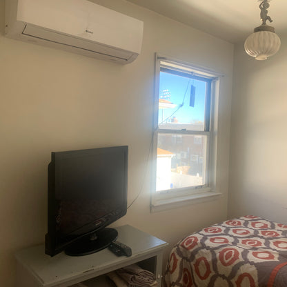 Se renta habitacion Amoblada en college point !