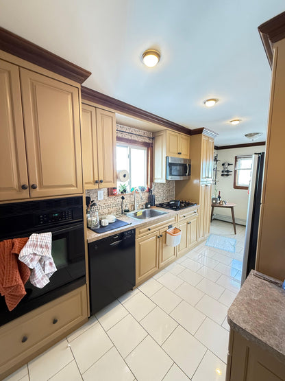 Private Room at Howard Beach - Queens