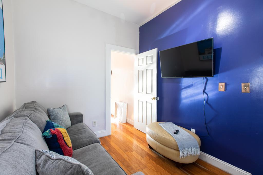 Stylish Furnished 3-Bedroom in Ridgewood