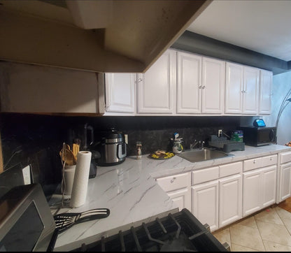 HABITACIÓN PRIVADA  CON YARDA PRIVADA Y APT REMODELADO