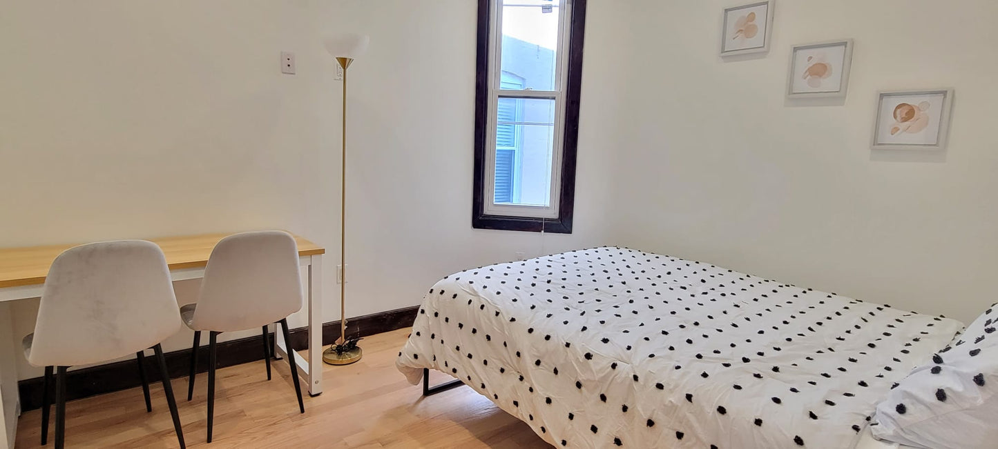 Spacious 3-Bedroom / 1-Bath Apartment in Queens – Convenient Location Near L Train