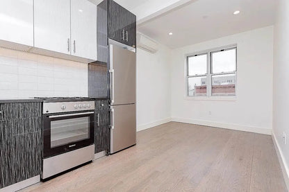 Modern 1 Bedroom / 1 Bathroom Apartment in Crown Heights