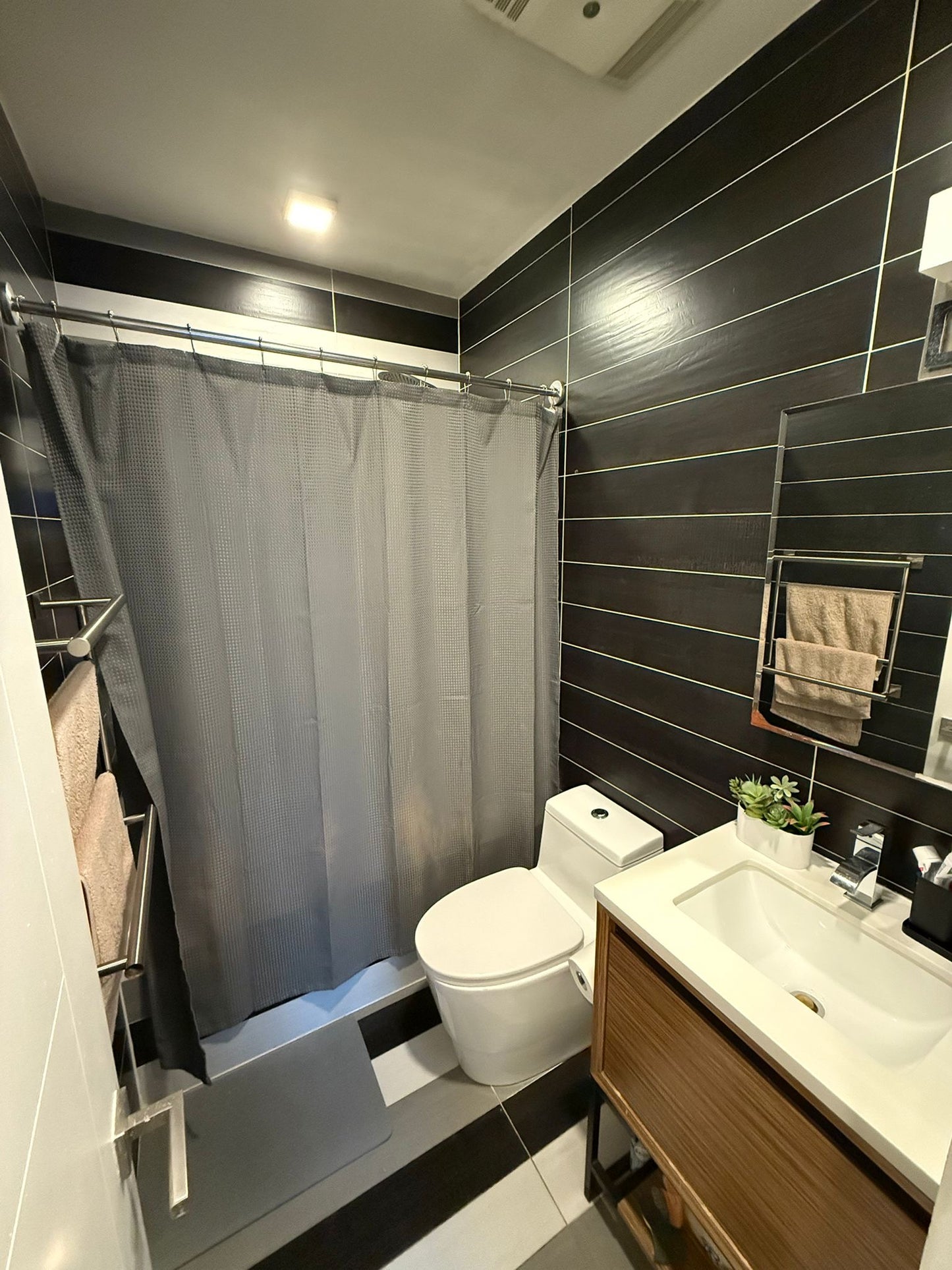 Private Room in a Renovated Apartment in Bushwick, Close to the Train