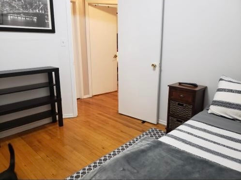 Habitación económica amoblada en Maspeth, disponibilidad inmediata