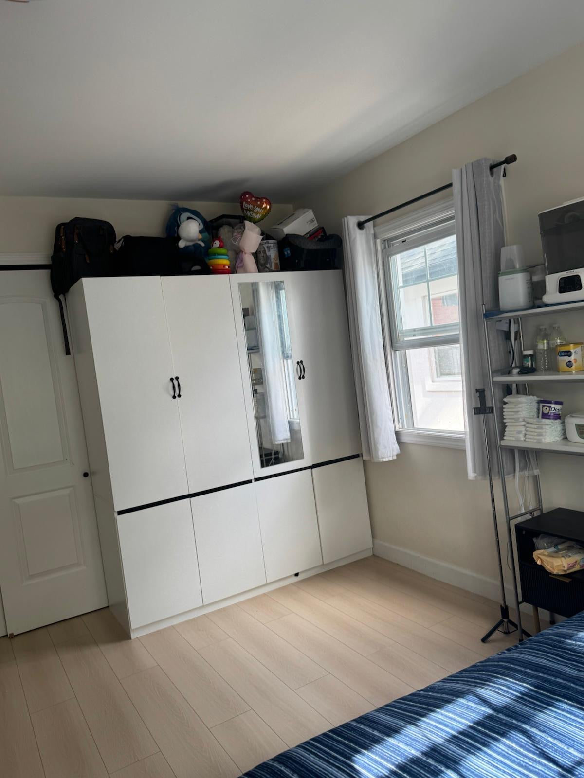 Habitación amplia luminosa excelente ubicación en Whitestone