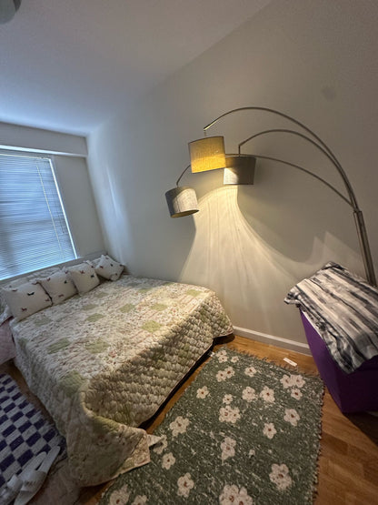 Private room for rent in Corona!