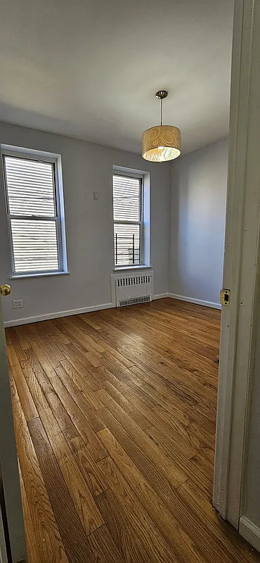 Modern 3 Bedroom / 1 Bathroom Apartment in Brownsville