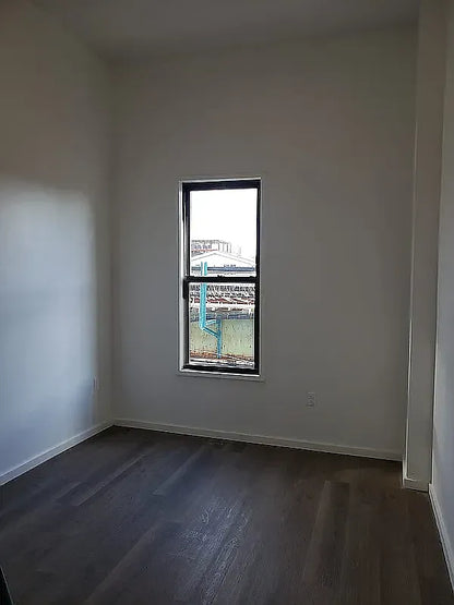 Spacious 4-Bedroom Apartment in Kensington