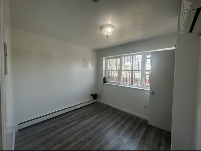 Room in Elmhurst, Queens