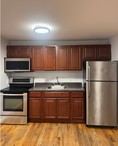 Spacious 2-Bedroom Apartment in Crown Heights with Private Backyard