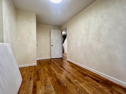 Spacious 2-Bedroom Apartment in Crown Heights with Private Backyard