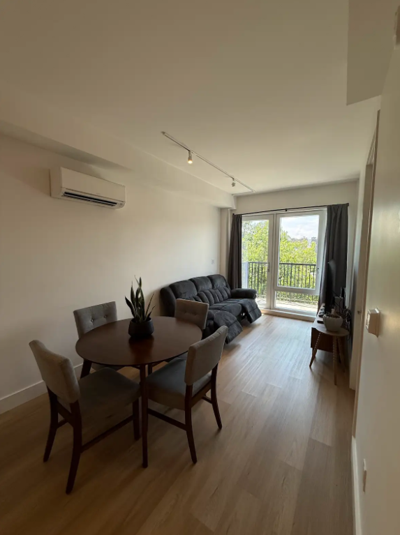 Shared Furnished Room Just 2 Min from 2 & 5 Trains