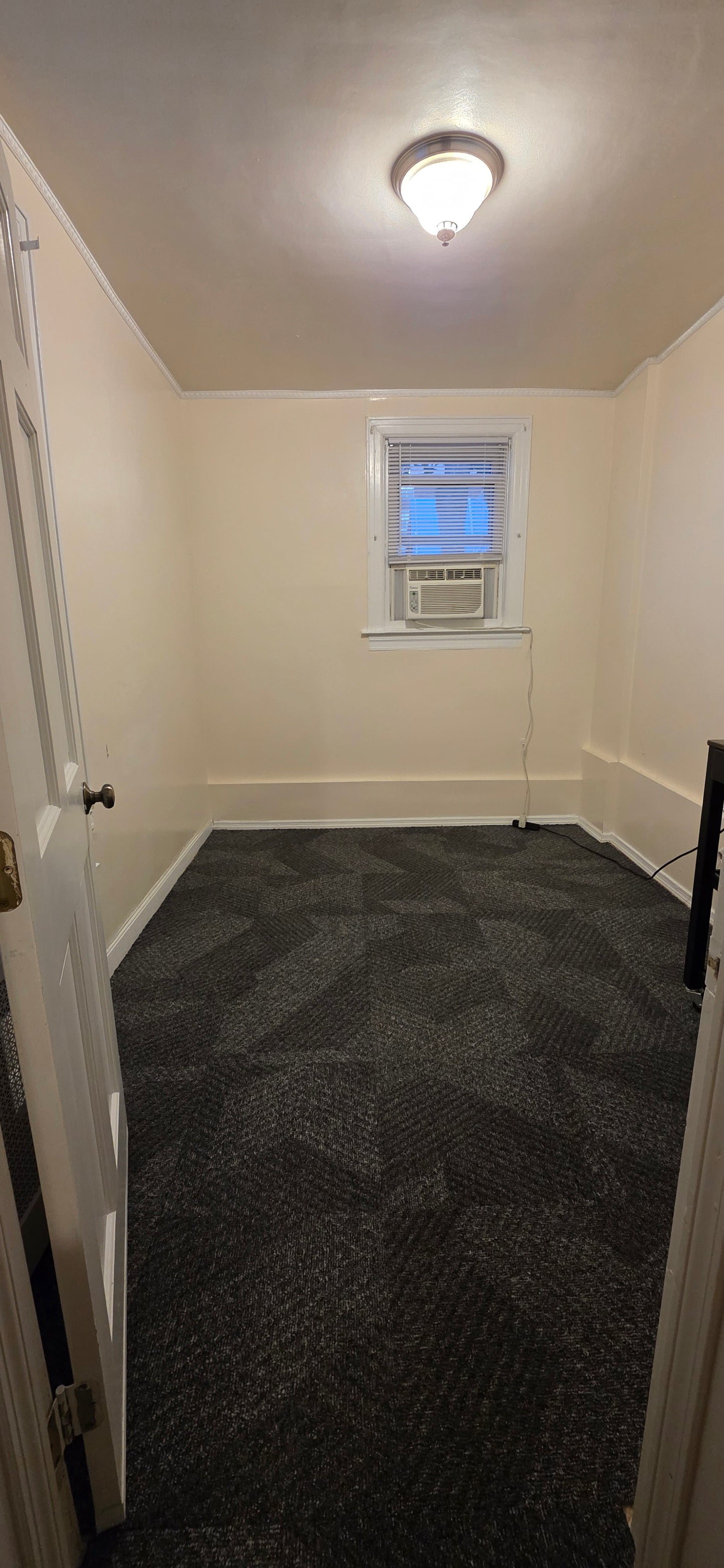 Private Room in Fort Hamilton, Brooklyn – Near R Train
