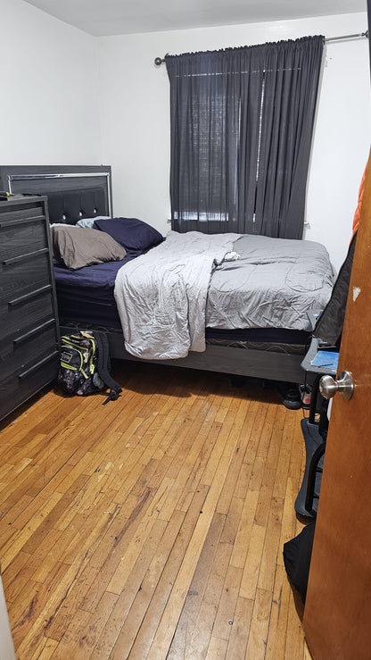 Habitación privada en apartamento céntrico con todo lo necesario alrededor.