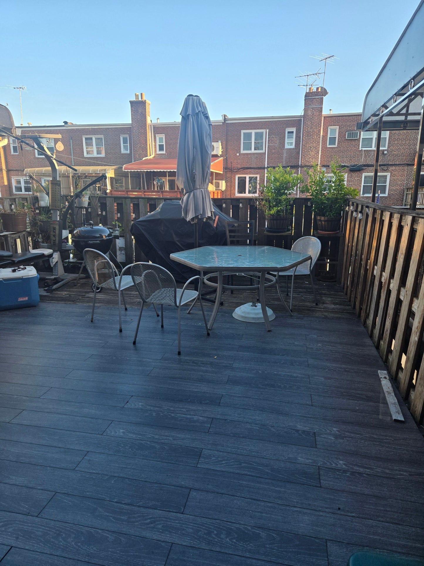 Spacious Room Near E and F Trains