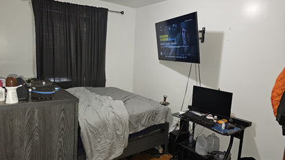 Habitación privada en apartamento céntrico con todo lo necesario alrededor.