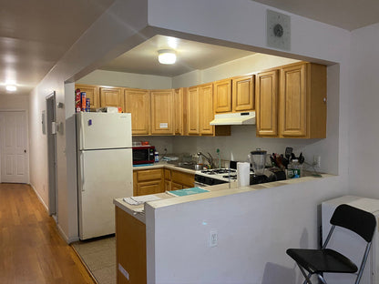 Private Room in Woodside!