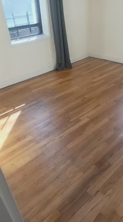 Private Room with Flexible Deposit for Woman in Forest Hills!