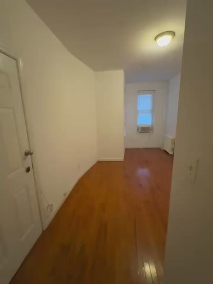 Private Room for Couples in Astoria