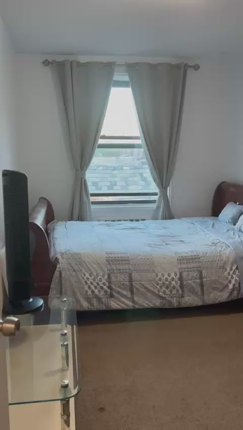 Room for rent in Jackson Heights!