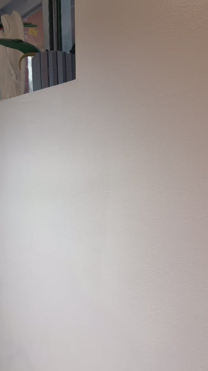 Room for rent for a woman.