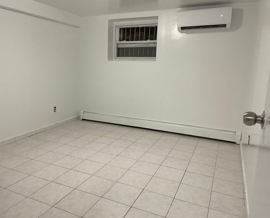 Habitación privada con aire acondicionado y depósito flexible!