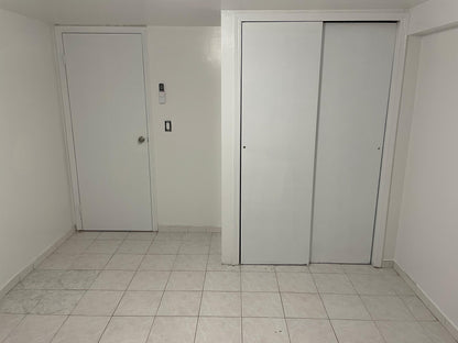 Habitación privada con aire acondicionado y depósito flexible!