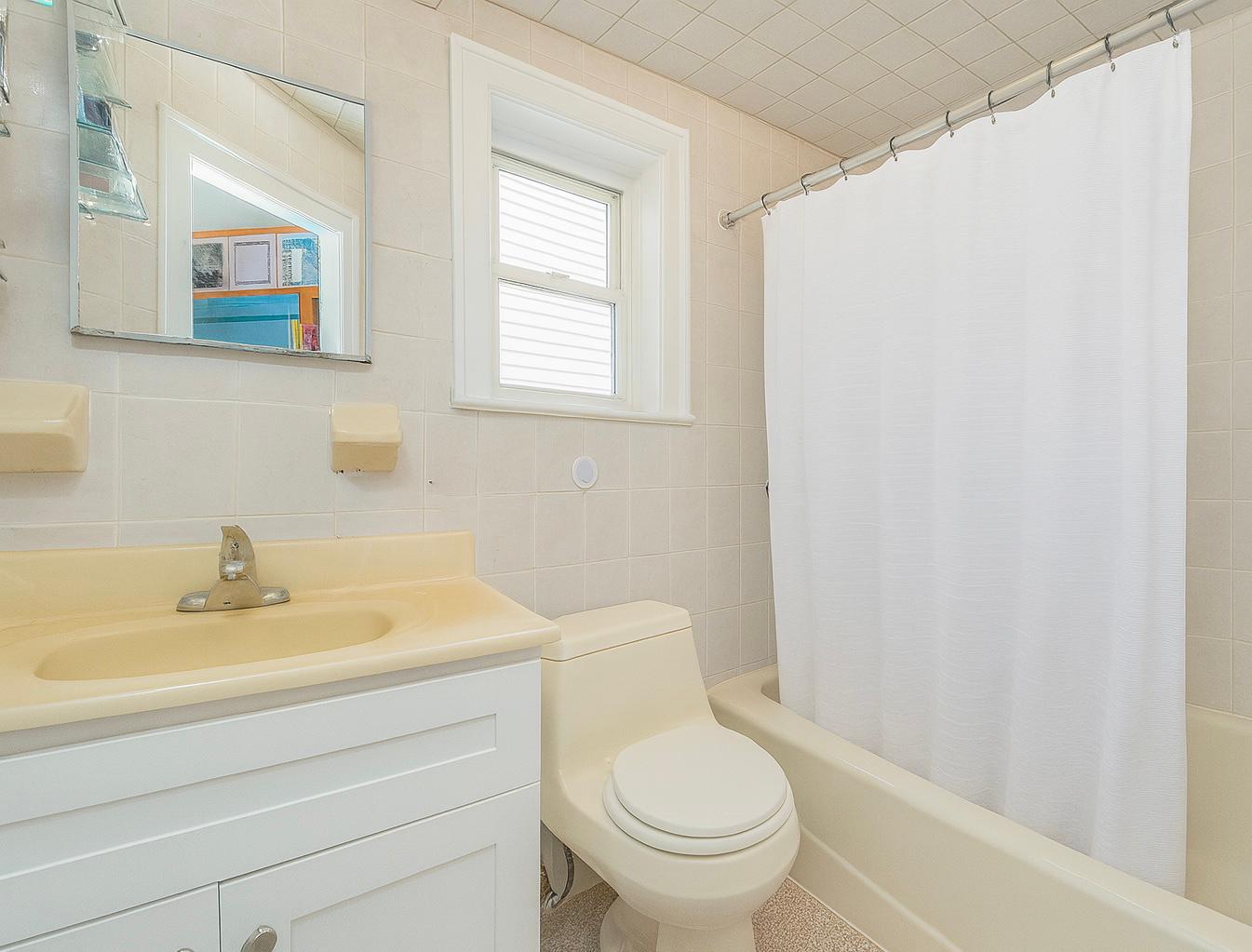 Spacious & Comfortable Private Room for Rent
