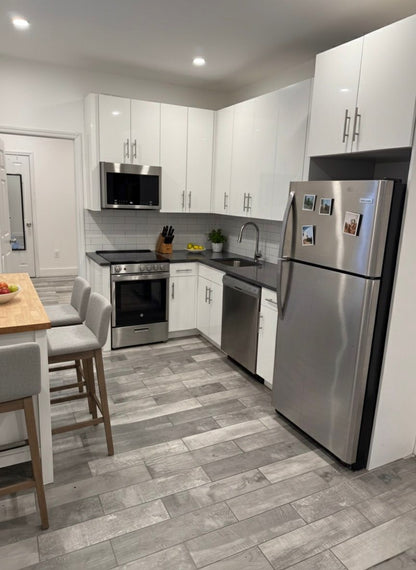 Remodeled 2-bedroom apartment with private patio in Manhattan