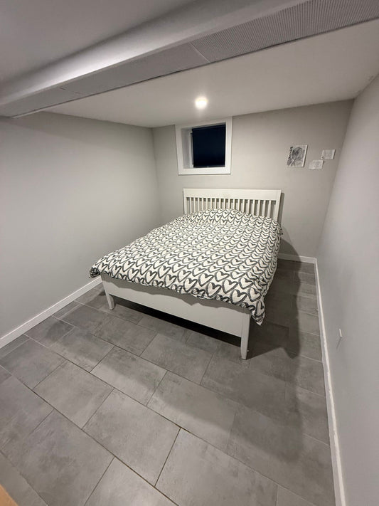 Se renta habitación privada a 5 minutos del tren