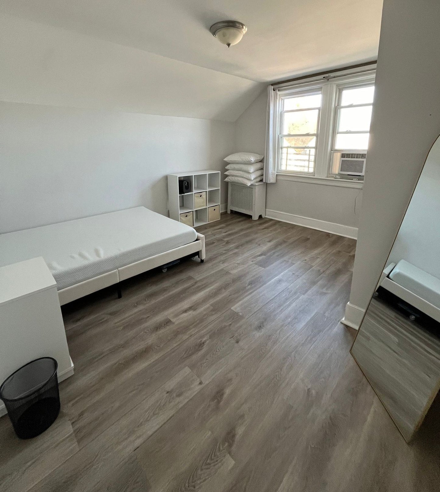 Linda habitación en Elmhurst!