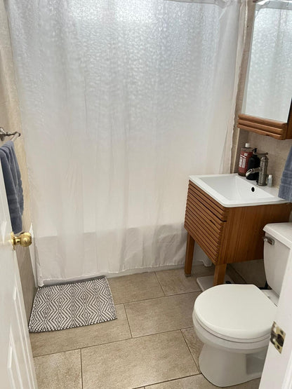 Cozy room for rent in Jackson Heights!